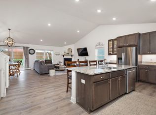 2058 Attenborough St, Shakopee, MN 55379