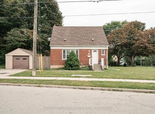 37 Holswade Rd, Toronto, ON M1L 2G5
