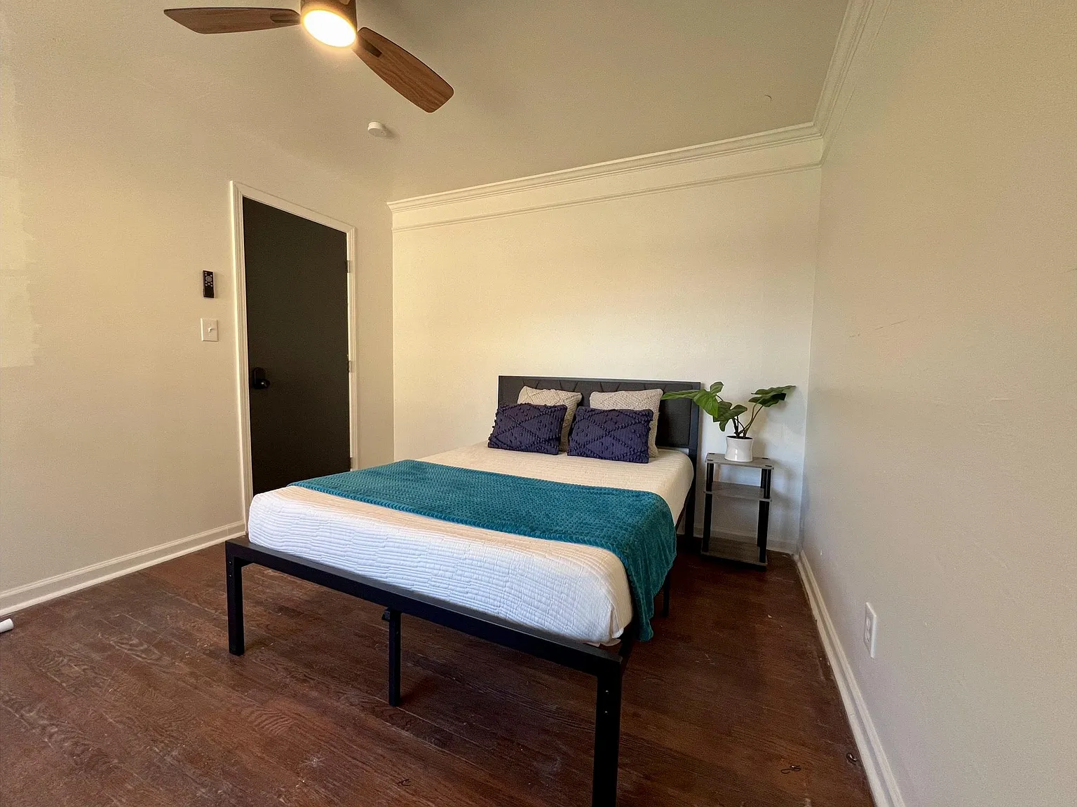 4 bed, 3.0 bath, 1840 sqft, $572 — Photo 1