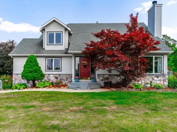 13802 Elvina Dr, Leo, IN 46765