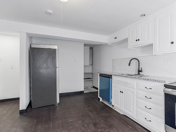 3rd image of 2649 S Sterling Ave