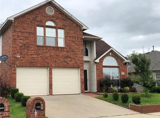 2230 Sophie Ln, Arlington, TX 76010
