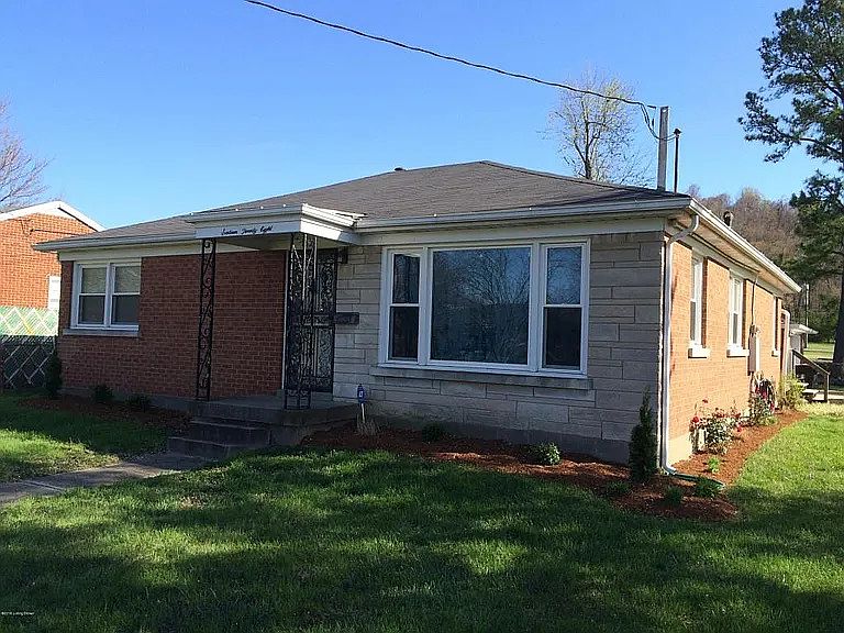 2nd image of 1628 Stafford Ave