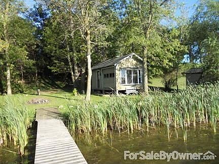 Your own boat house : Keep it natural or make it a beach, great swimming!