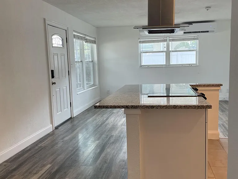 4723 W Fairview Hts — Photo 11