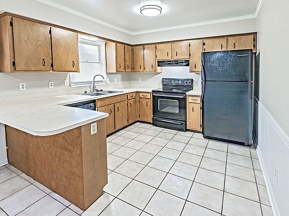 3rd image of 309 Odessa Ave