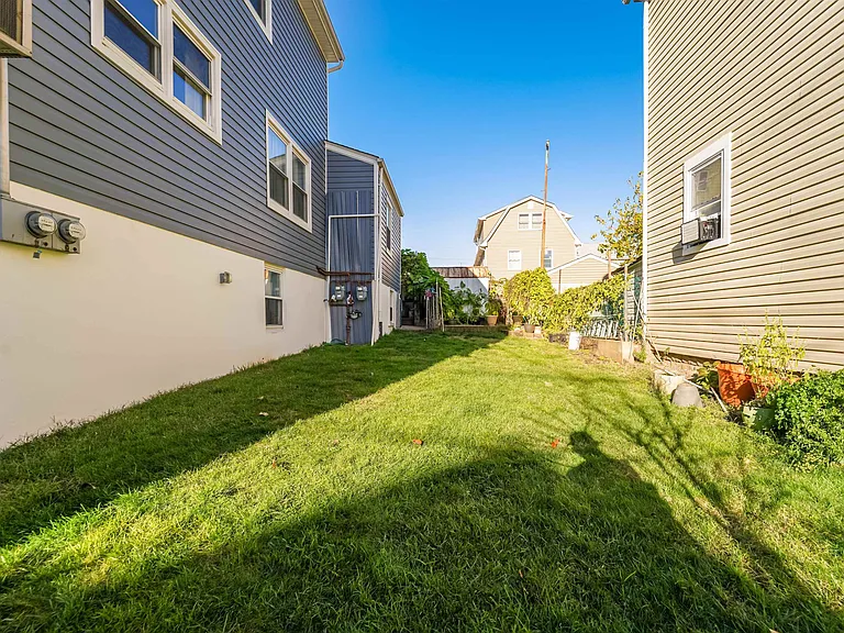 79 Hoyt St #2 — Photo 14