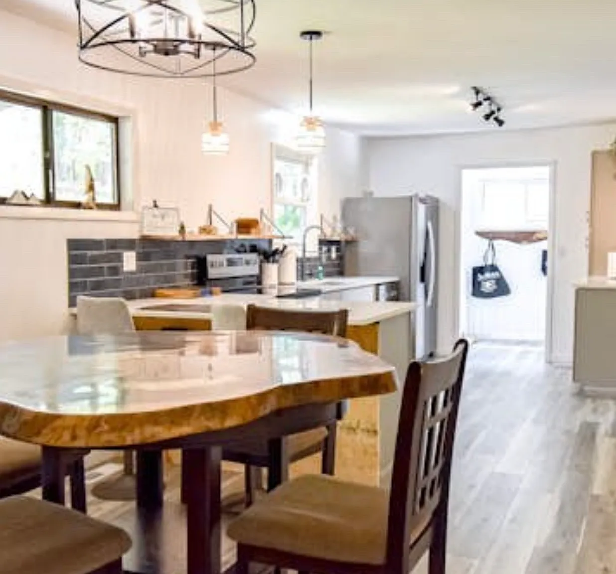 3 bed, 2.5 bath, 1600 sqft, $2,150 — Photo 4