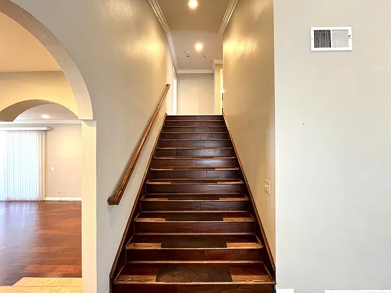 581 S Greenwich St — Photo 24