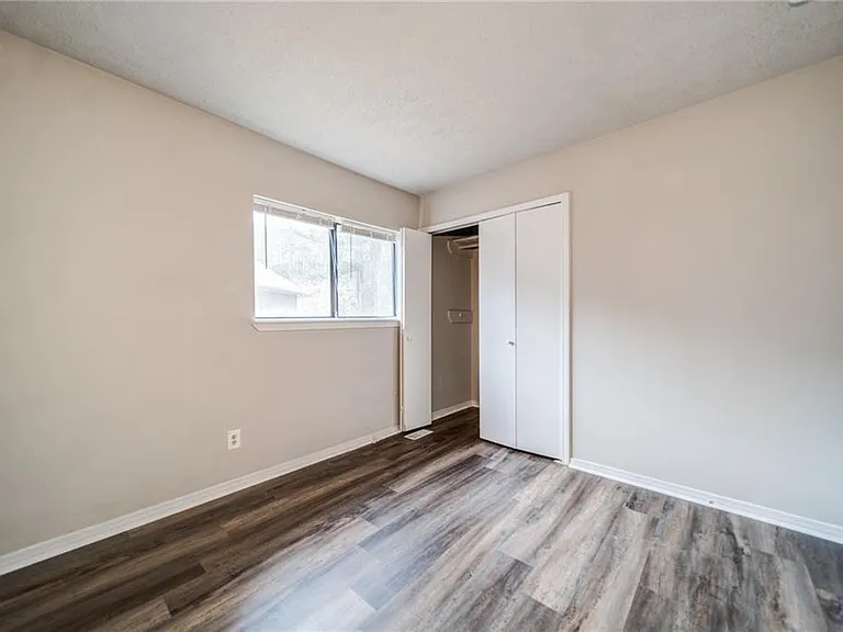 37 Country Place Ct — Photo 11