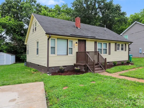 202 S Pinchback Ave, Bessemer City, NC 28016