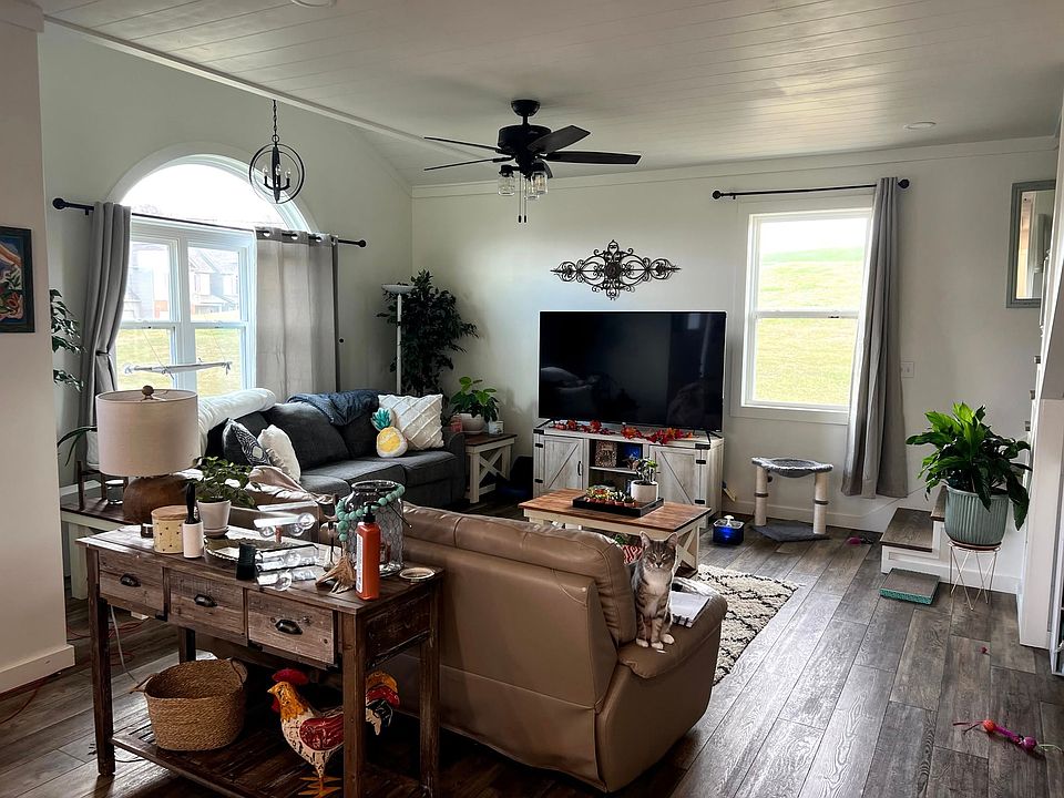 2nd image of 565 Patterson Rd