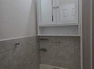 42-11 164th St, Flushing, NY 11358