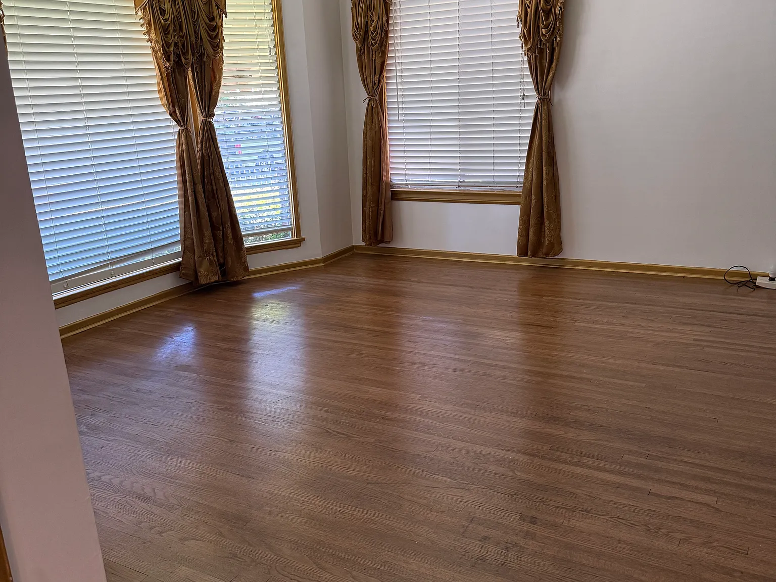3 bed, 1206 sqft, $3,800 — Photo 2