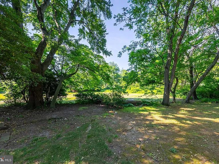 1100 Woodlawn Ave — Photo 13