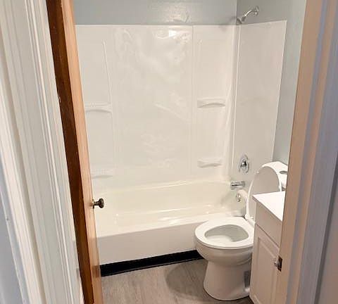 5th image of 1250 Admiral Dr