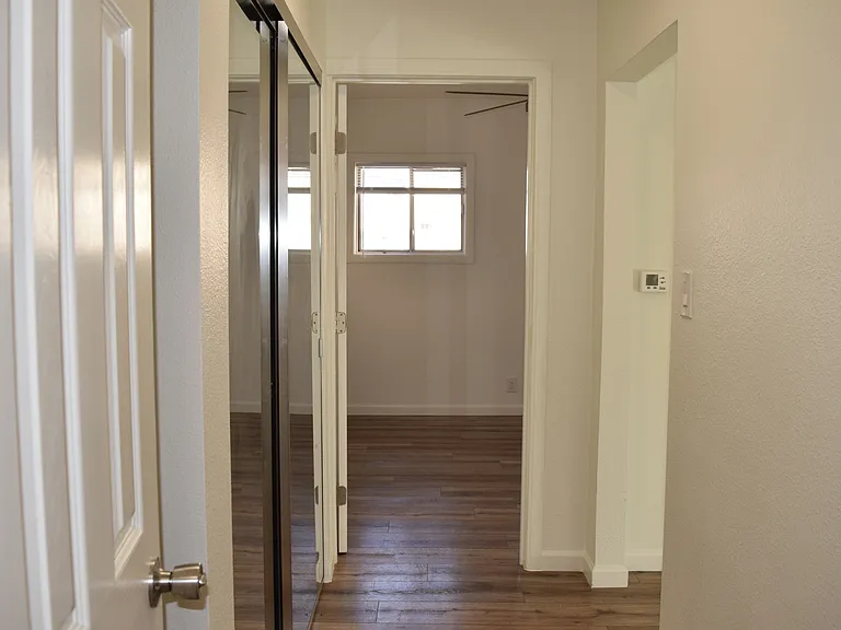 831 Mariposa St — Photo 13