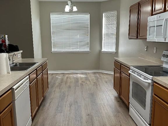 5th image of 316 Peoria Blvd