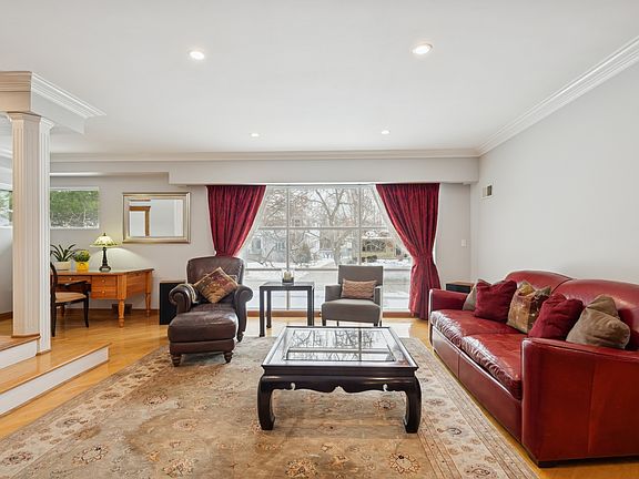 3rd image of 369 Addison Rd