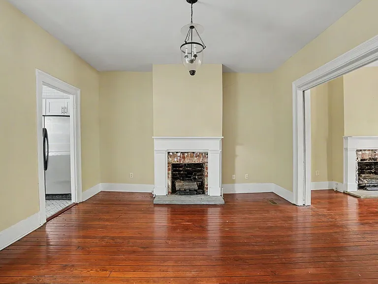 121 W Duffy St — Photo 13