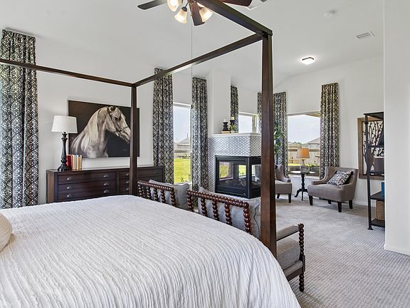 Relaxing primary suite