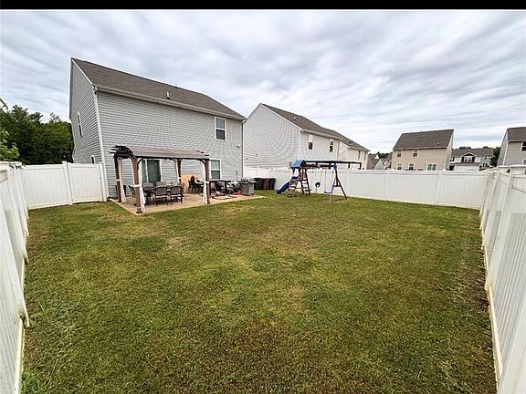 3rd image of 2126 Lagganmore Dr