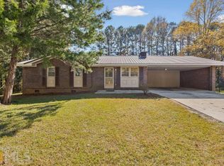 80 Henson Cir, Carrollton, GA 30117