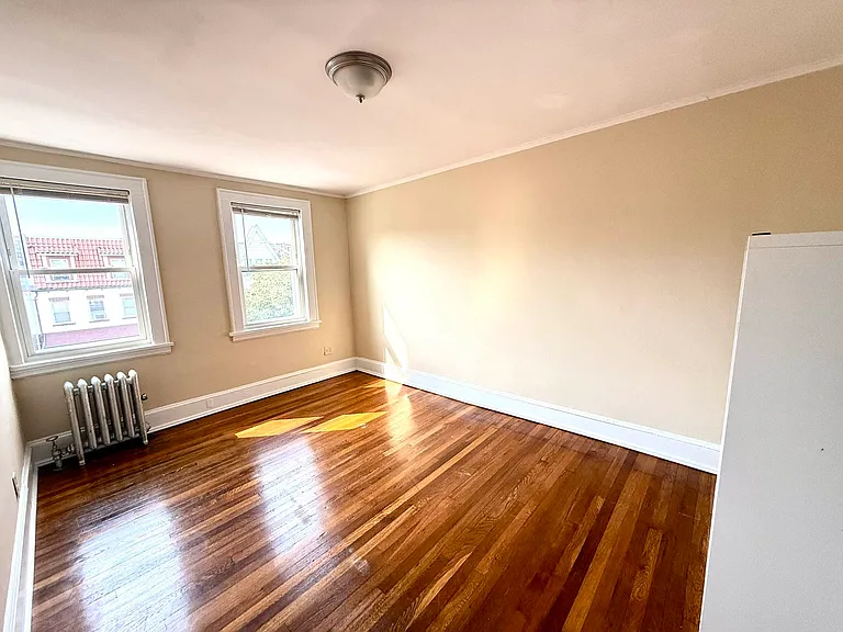 21-35 24th St #1 — Photo 10