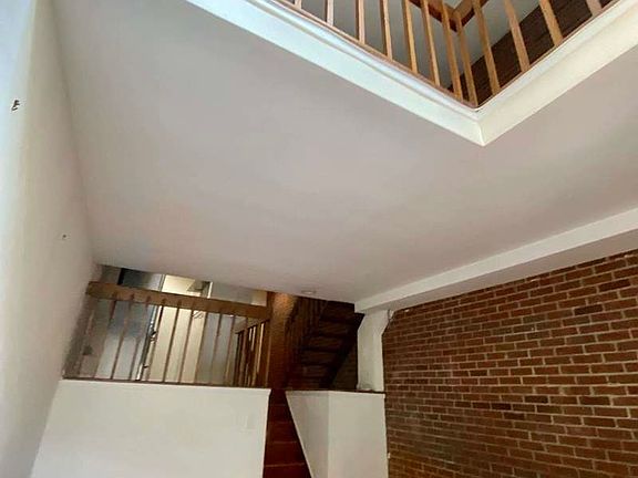 4th image of 153 E 88th St #2F