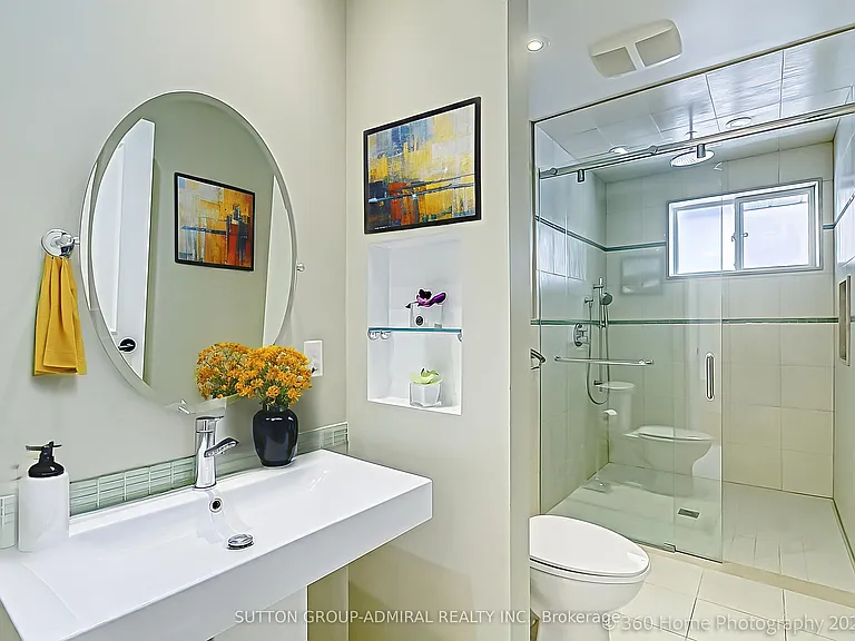47 Waterloo Ave — Photo 9