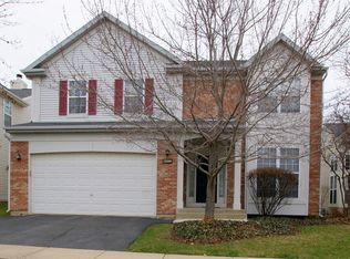 12600 Meadow Cir, Lake Bluff, IL 60044