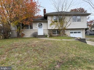 65 Tilford Rd, Somerdale, NJ 08083