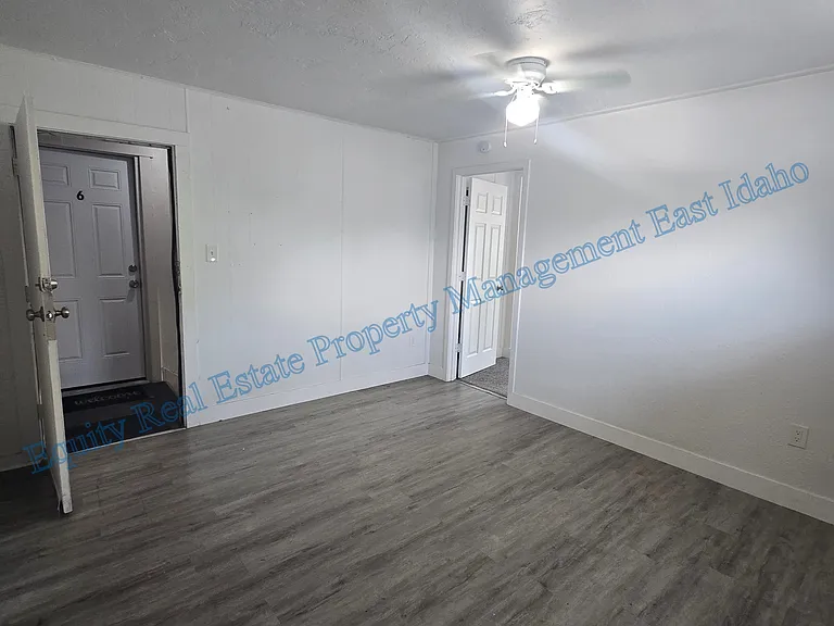 815 E Clark St #5 — Photo 18