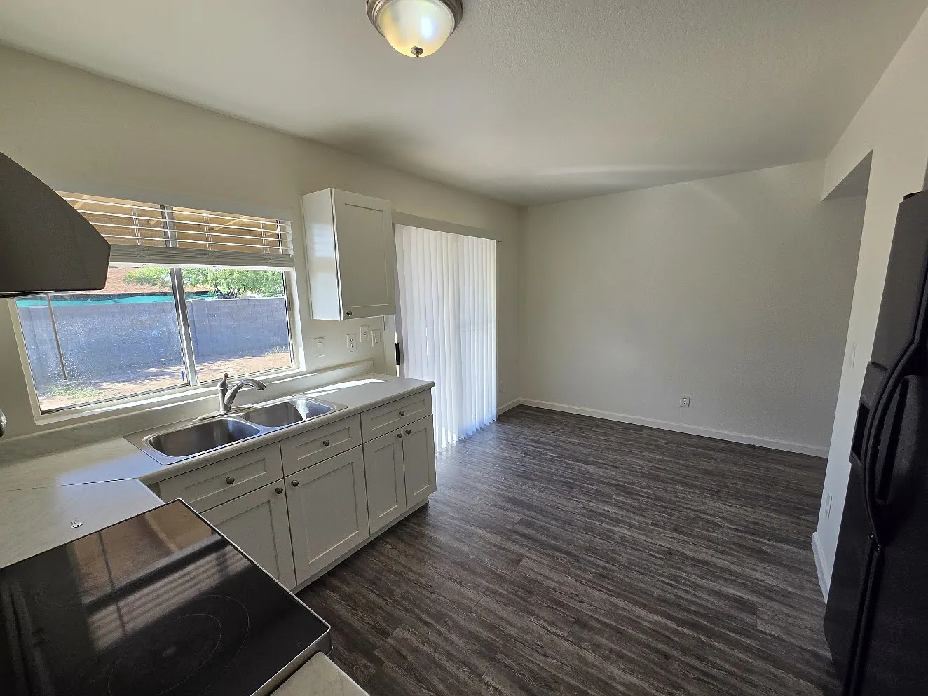 2 bed, 910 sqft, $1,350 — Photo 3