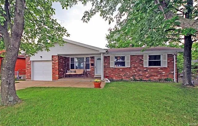 4642 Weber Rd photo 1