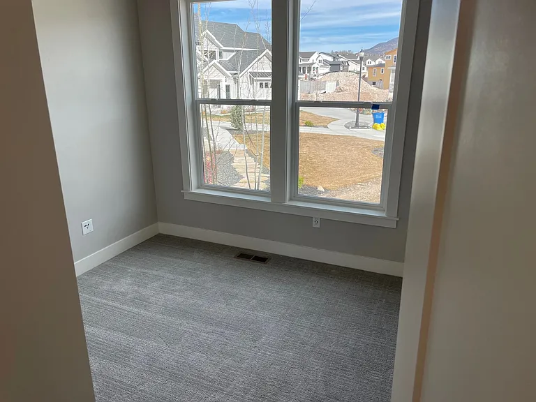1354 E 670 N — Photo 19