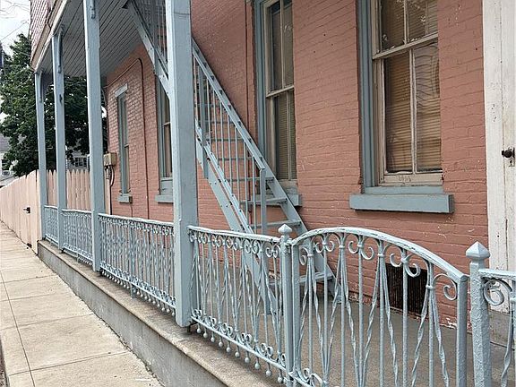 4th image of 223 N 8th St