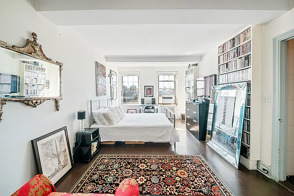 Sold by Domus Realty | media 10