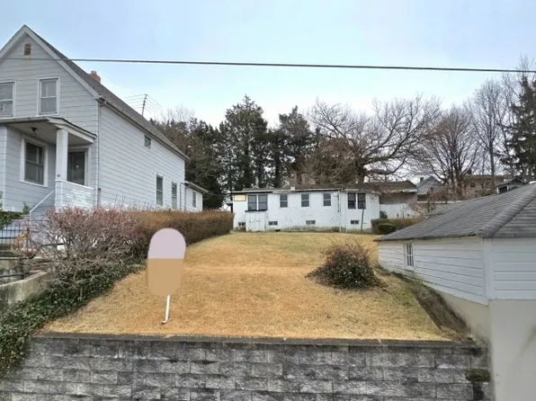 48 Dewey St, Garfield City, NJ 07026