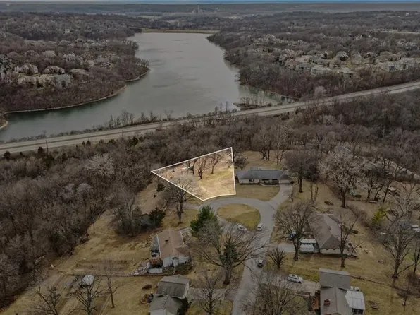 6501 NW Valley View St, Kansas City, MO 64152