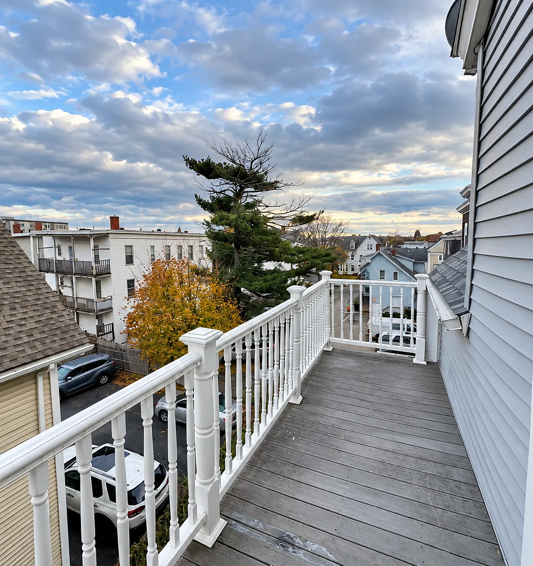3 bed, 1000 sqft, $2,700 — Photo 3