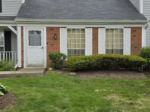 94 Hickory Ln, Cary, IL 60013