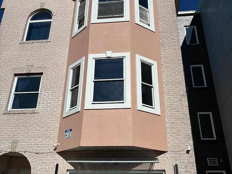 409 Halsey St #2 — Photo 13