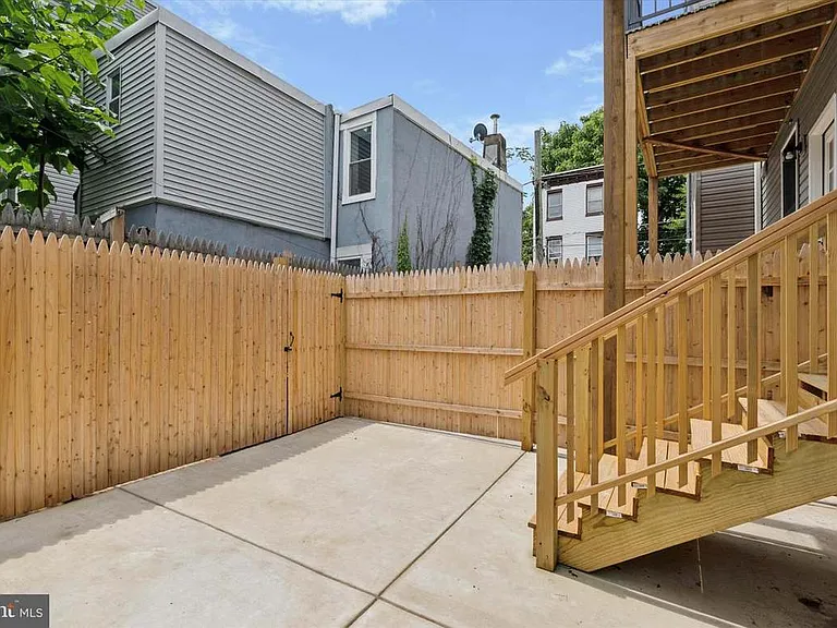 518 W Susquehanna Ave #1 — Photo 16