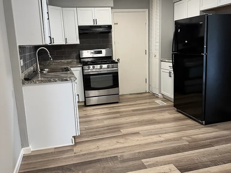 1742 Amherst Cir #1742 — Photo 3