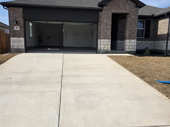 141 Pendleton Dr, Kyle, TX 78640