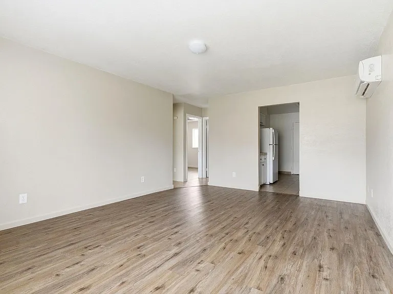 616 S Irwin St #C — Photo 10