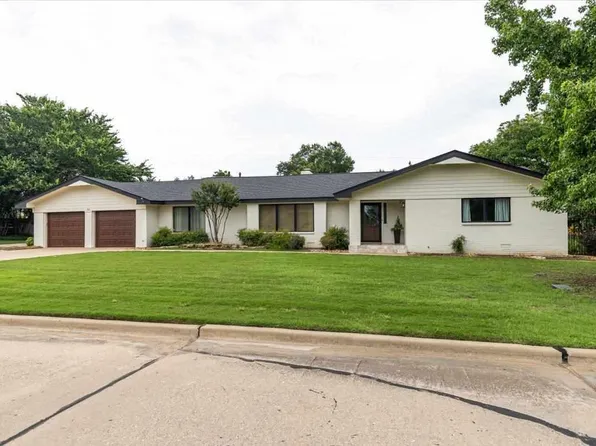 156 NW 36th St, Lawton, OK 73505