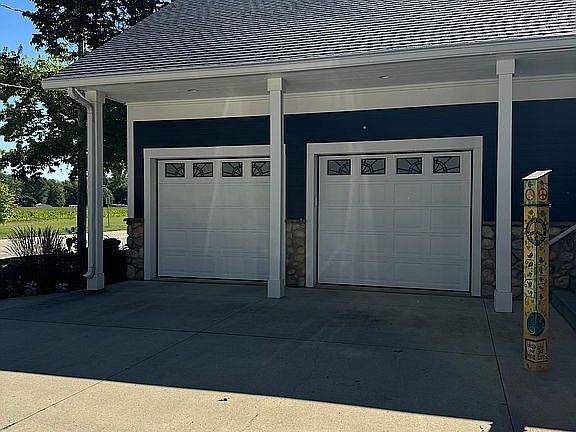3rd image of 1903 S Shore Dr