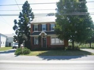 328 Newport Rd, Leola, PA 17540